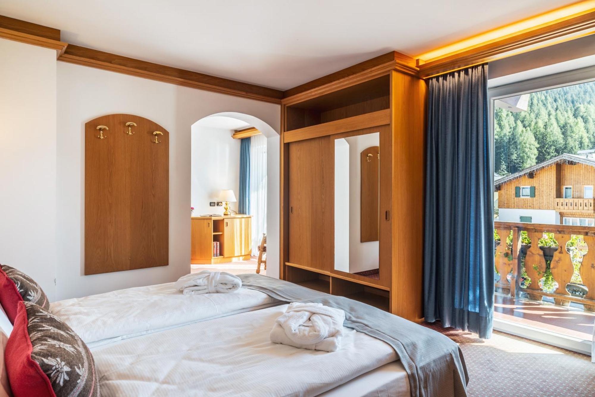 Hotel Meida Поцца-ді-Фасса Екстер'єр фото