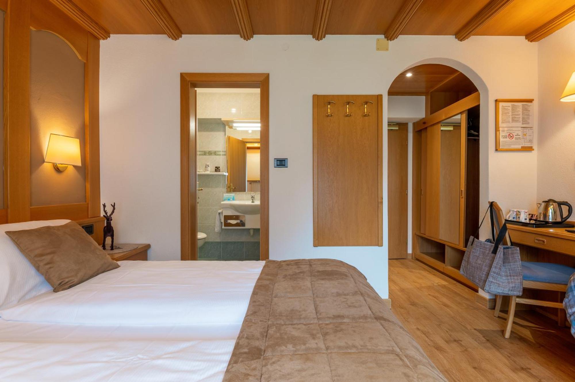 Hotel Meida Поцца-ді-Фасса Екстер'єр фото